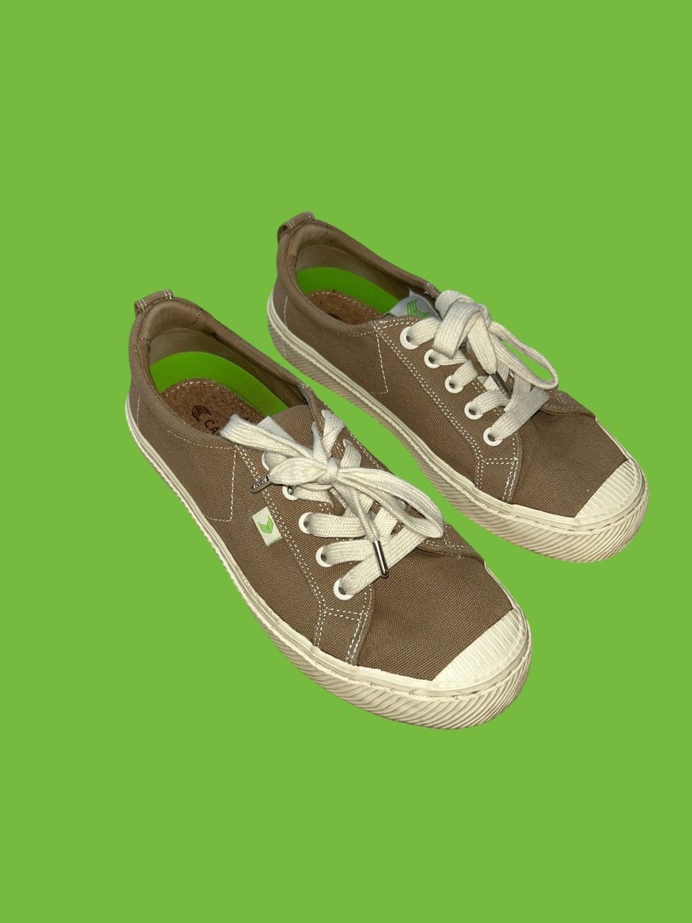 Cariuma OCA Low Canvas Sneakers Burnt Sand/Tan Women’s Size 8 Men’s 6.5 Skate